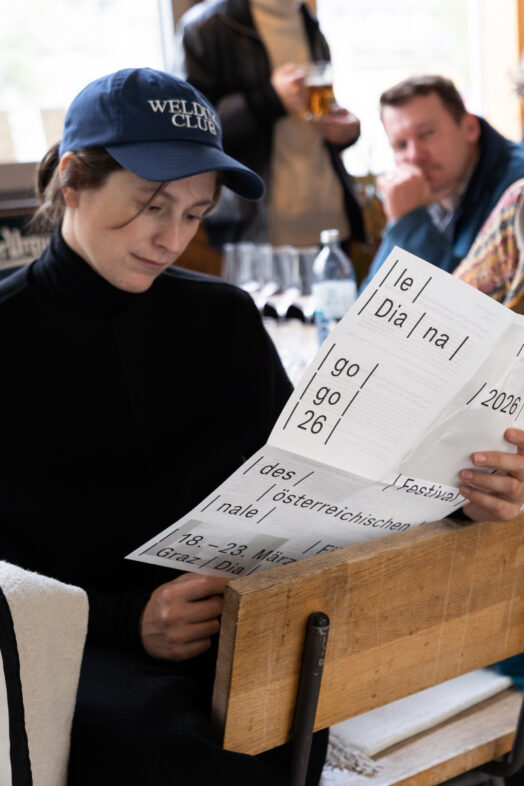 Anna Paul mit Programmausblick