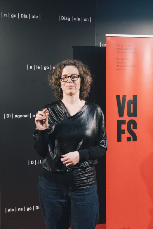 Barbara Pichler nahm in Vertretung für Bettina Blickwede den Preis für Beste Montage für Mit Ästen bis zum Himmel entgegen © Harald Wawrzyniak