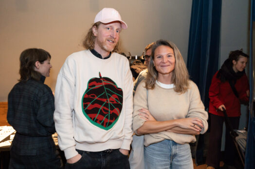 D27-Trailerregisseur Georg Petermichl mit Alexandra Trost, die seine Ausstellung im Kunsthaus Graz kuratieren wird © Paul Pibernig